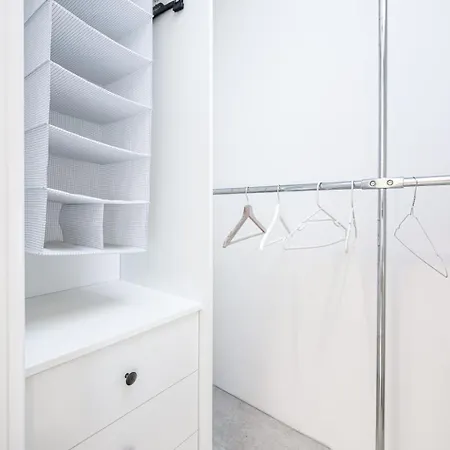 Old Town - 63m2, Riverside View - By Rentujemy Apartmán *